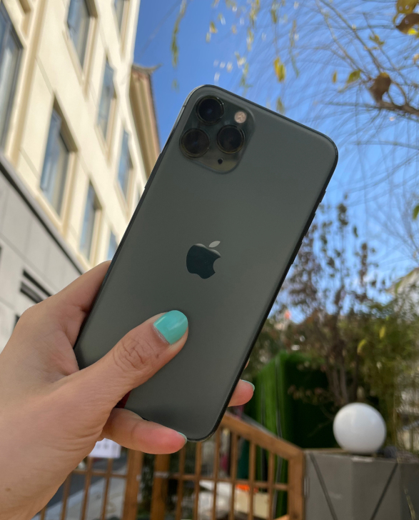 苹果11pro Max 256G有面容 二...