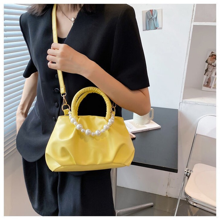 珍珠链条云朵小包包女2021新款潮夏天手提...