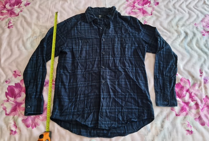 优衣库蓝色法兰绒格子男士衬衣八成新买多优惠多