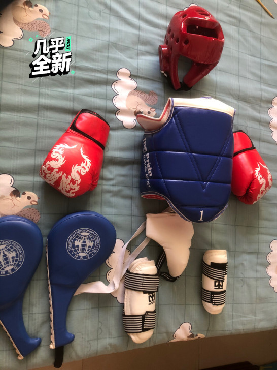 跆拳道护具全套，适合身高到150以内，用过...