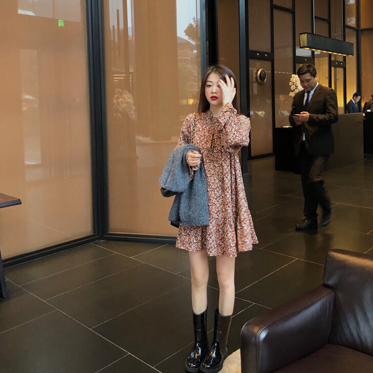 2019新款碎花连衣裙女秋冬收腰显瘦长袖裙...