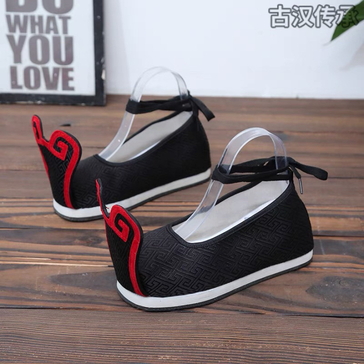 男士42码，黑色如意平底登云鞋。可搭登云服...