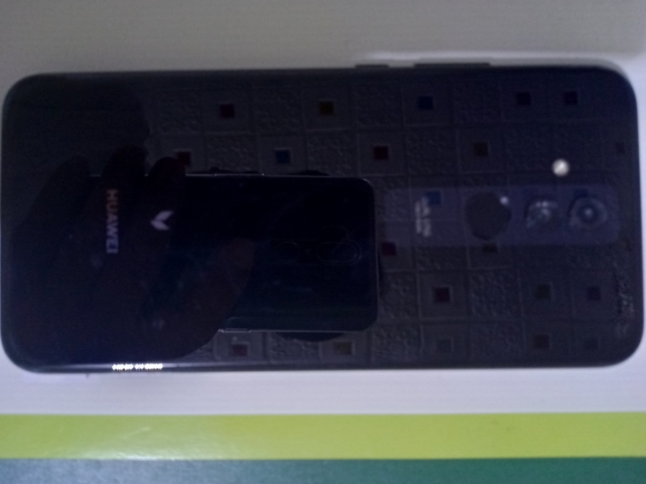 华为麦芒7功能正常皮毛一般6+64，便宜出