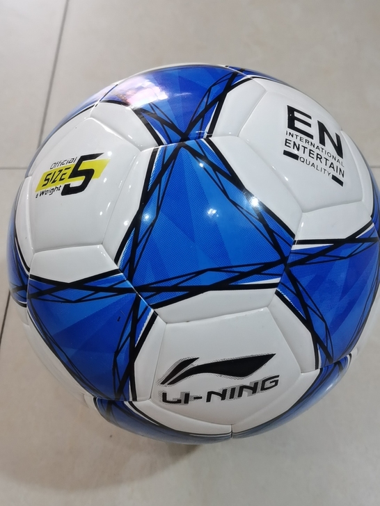 全新李宁足球两色可选