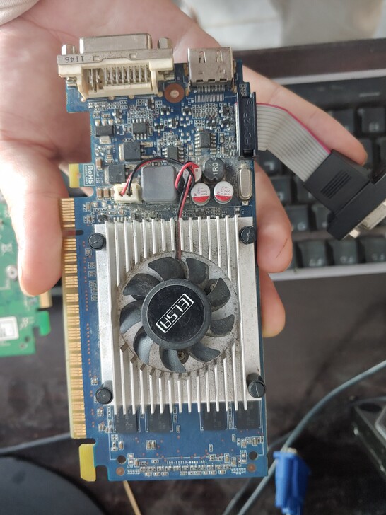 拆机GT610，520电脑显卡