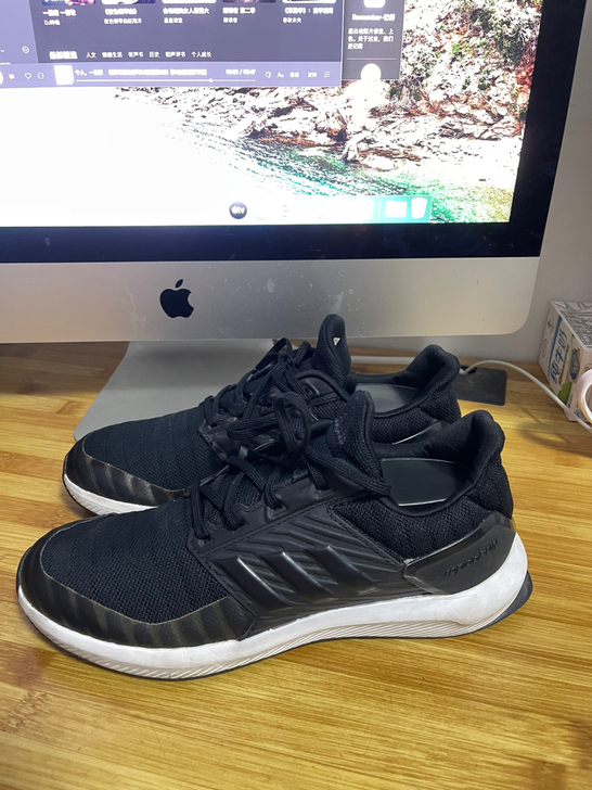 正品：阿迪达斯单鞋-38码，原价700多购...