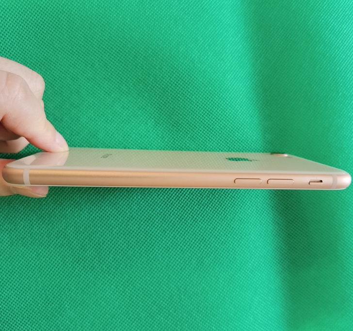 苹果8代，64g，爱思全绿，有指纹，功能正...