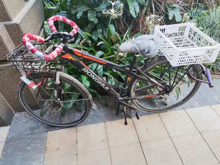 荣辉旅行版自行车，
