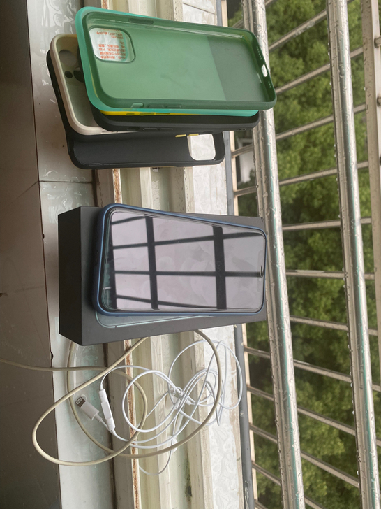 转让国行苹果iPhone 11pro，暗夜...