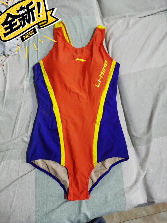 李宁女款泳装，男款泳裤样品大清仓，由于是展...