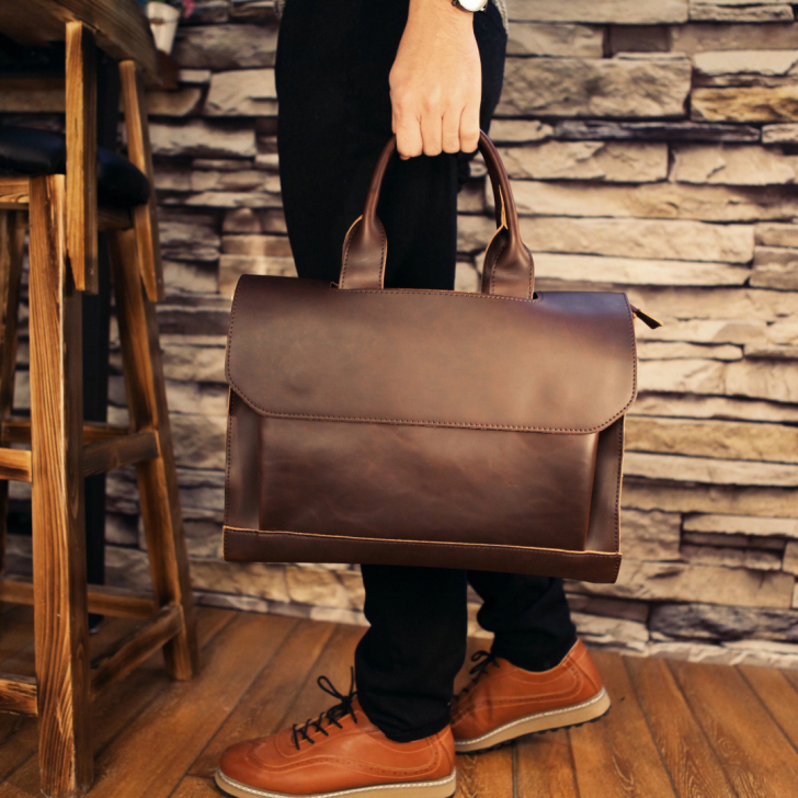 高端男包！疯马真皮商务公文包男背包牛皮斜跨...