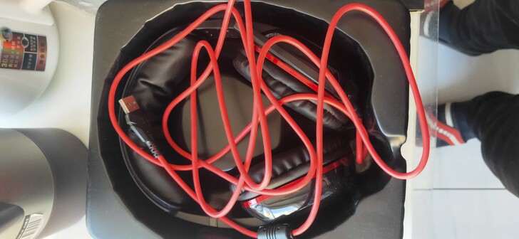 全新耳机，动感音质，买时265，现在便宜出...