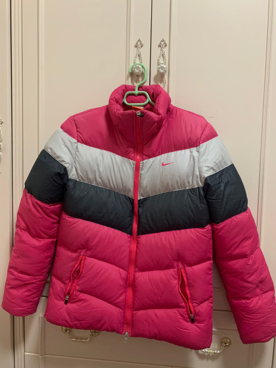 耐克专柜购入羽绒服，女165码，因生完孩子...
