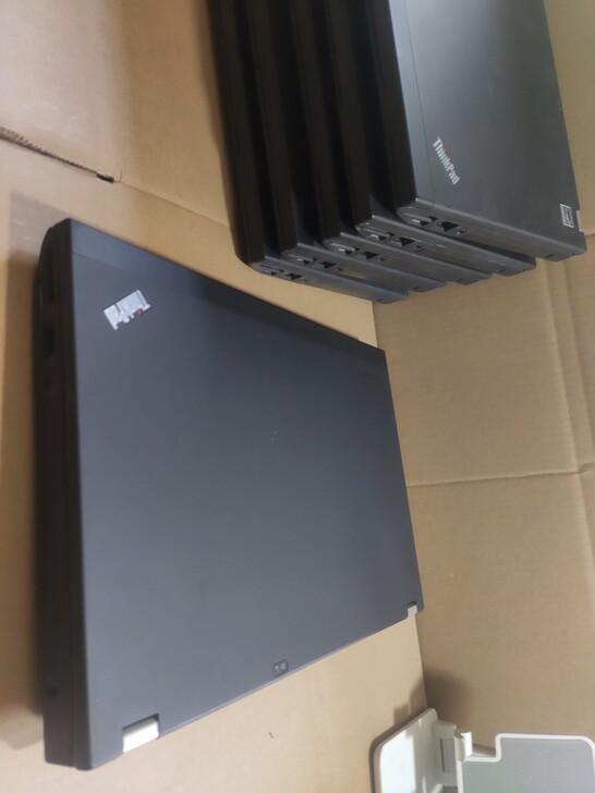 几台联想ThinkPad小黑X230笔记本...