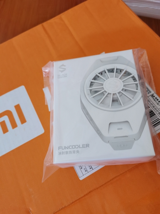 未拆封过的冰封散热背夹