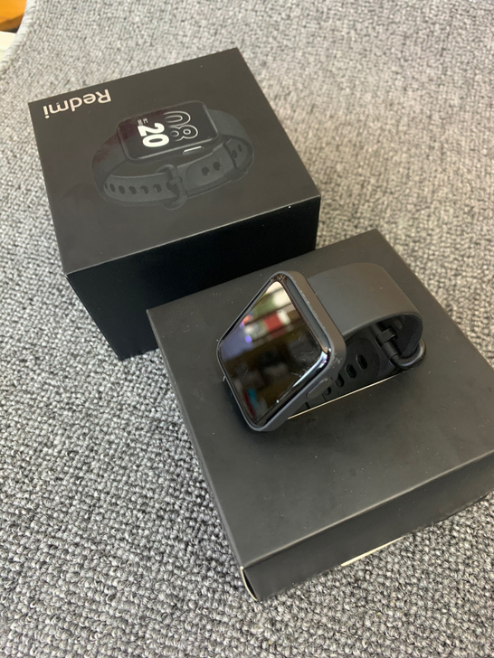 红米手表,全套,仅激活使用十天,但是镜面磨...