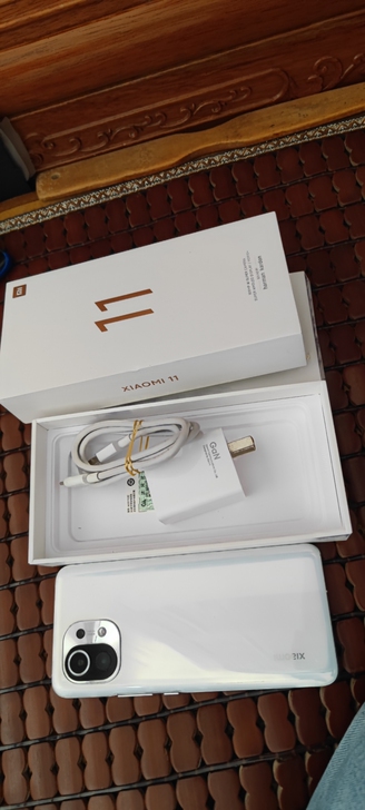 小米11 8+256G！！无拆修全部原装！...
