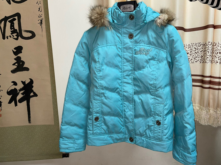 波司登女士羽绒服，165，88A，几乎全新