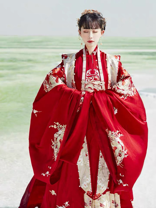 汉服婚服出租 十三余鸾凤和鸣明制圆领袍马面...