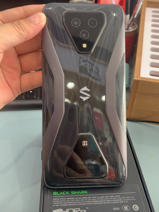 黑鲨游戏手机3S 12128，在保，成色可...