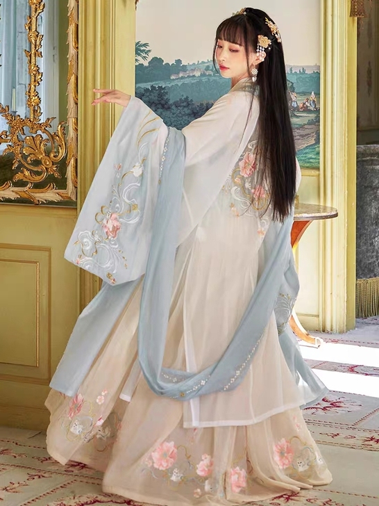 【十三余 小豆蔻儿】[婴宁] 重工刺绣广袖...