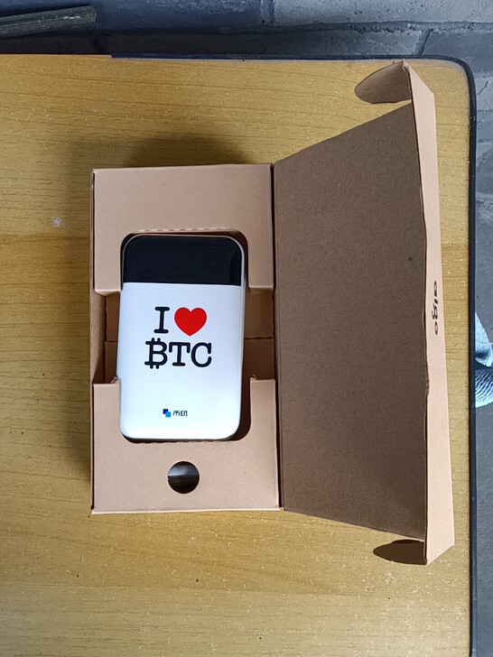 爱国者移动电源,全新正品,30元,不包邮