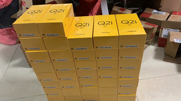 realme真我q2i 全新未拆封real...
