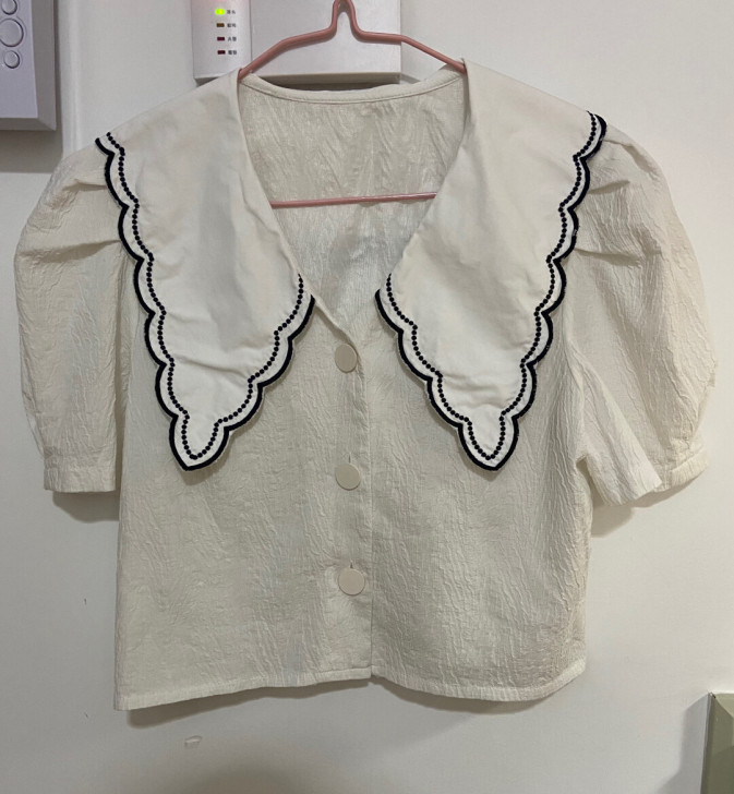 泡泡袖娃娃领衬衫,均码,去年夏天入,现在便...