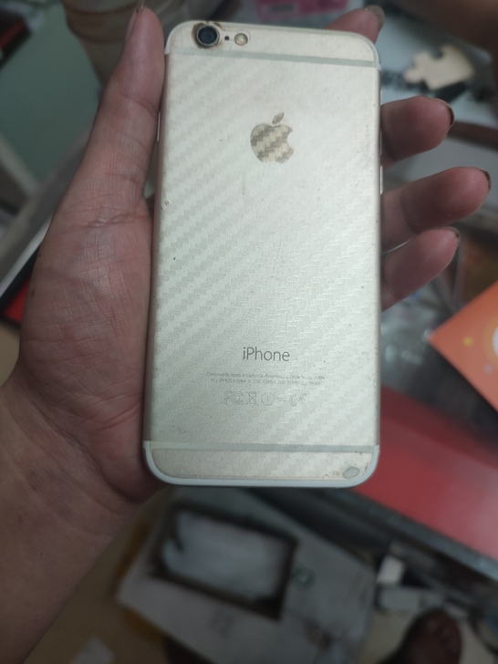 苹果6,16G,这次拿出来使用,屏幕灯光会...