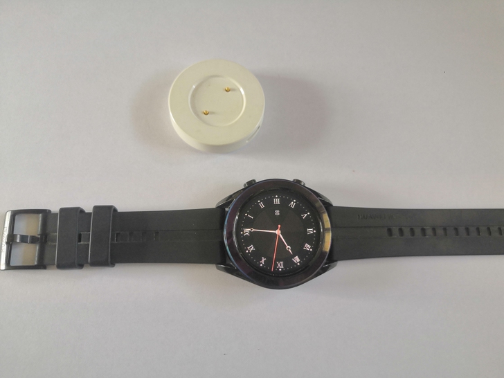 出售华为gt手表,闲置自带,成色不错,无拆...