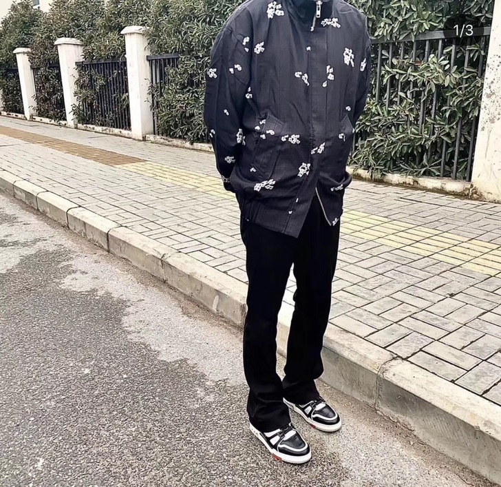 现货  FLARED PANTS 剪裁修身...