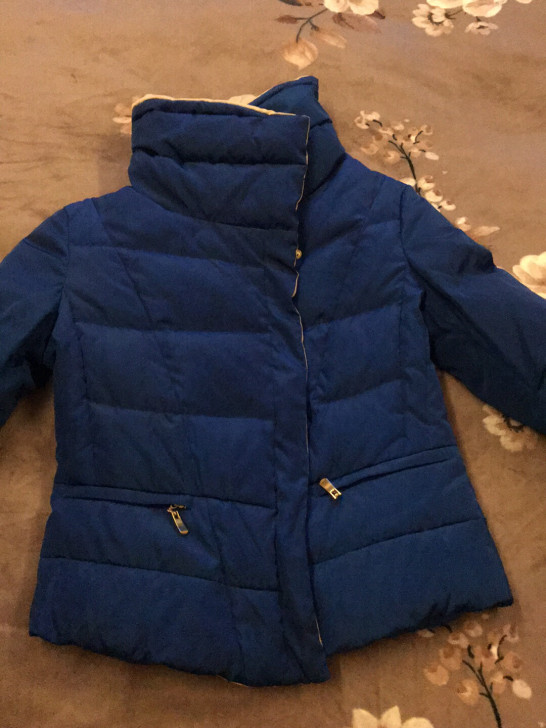 女式短款羽绒服