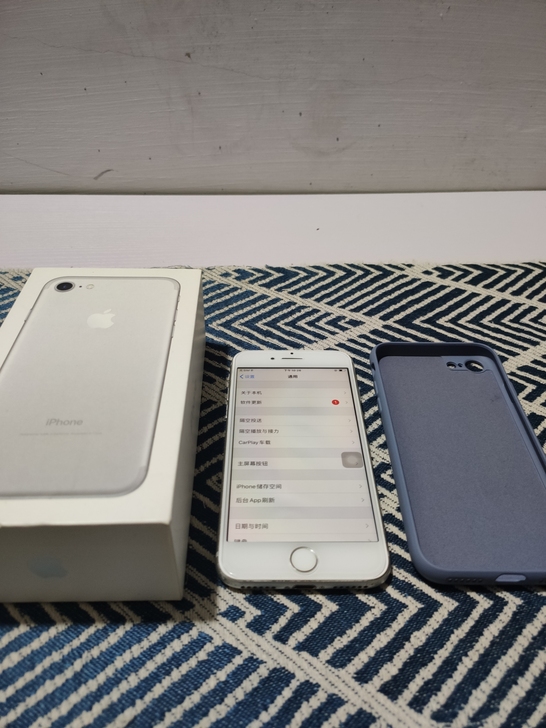 苹果8 国行全网通64g内存, 外观成色还...