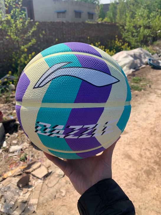 李宁各种颜色球，数量不多了，要哪个截图告诉...