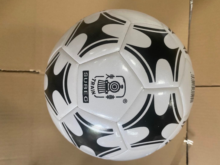 正品五号火车头热帖合足球，微瑕疵特价处理，...