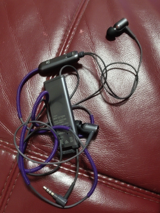 索尼降噪耳机。sony mdr一ex750...