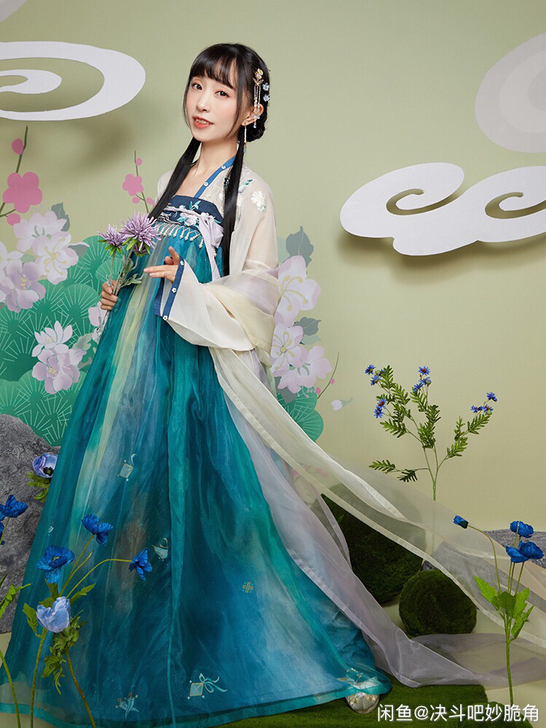 十三余小豆蔻碧霄美人全新出售哦！