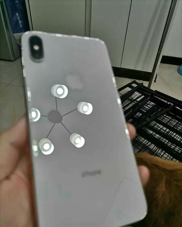 女生自用苹果iphoneXSMaX，白色，...