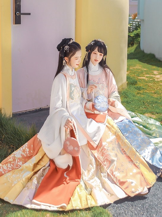 【出】汉尚华莲桃花羽扇汉服女秋冬明制圆领大...