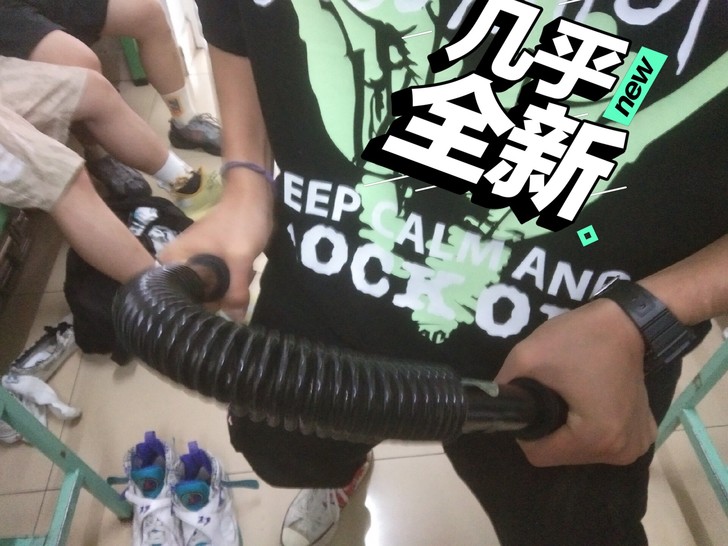 臂力器,练习臂力,寝室里面放不下,磅数较高...