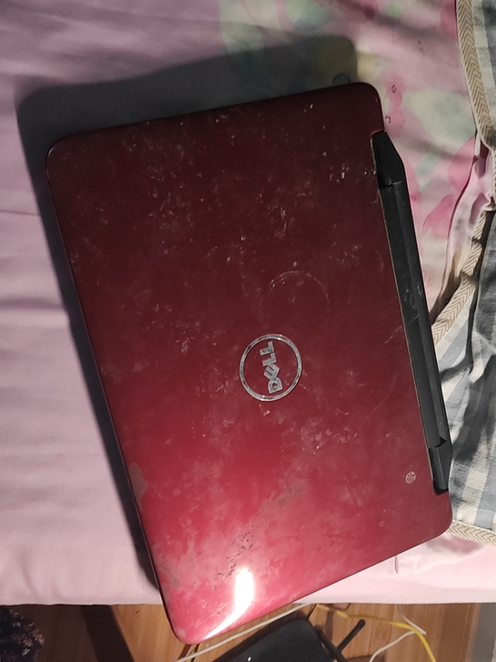 戴尔电脑，大学时候买的，很久不用了，处理掉