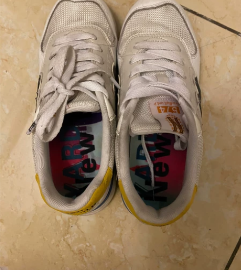 新百伦女鞋。36码,9层新,有点脏可以洗掉...