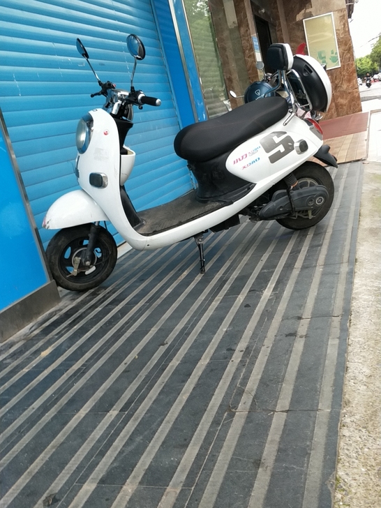 小刀60V20A电动车甩卖,前刹车失灵要更...