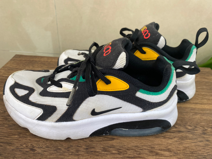 男童Nike运动鞋，穿了没几次就小了，