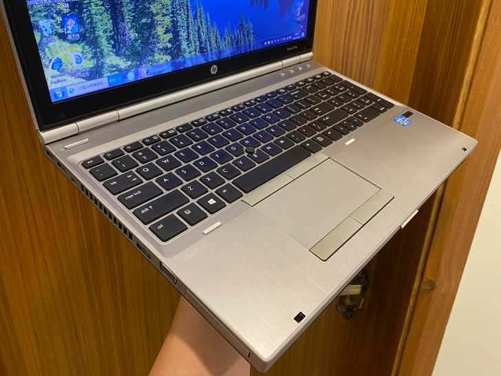 个人惠普 笔记本电脑 i7 8g 固态 1...