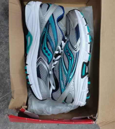 九成新!女款索康尼saucony跑鞋,尺码...