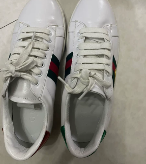 基本全新.速出小蜜蜂Gu男士小白鞋..鼓骑...