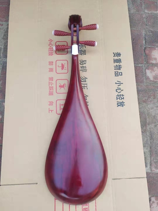 处理一把红花梨木琵琶，背板有刮痕亏钱出，图...