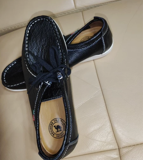 正品骆驼工装男鞋，小牛皮材质，一次没穿，3...