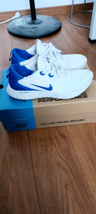 Nike/耐克  LEGEND REACT...